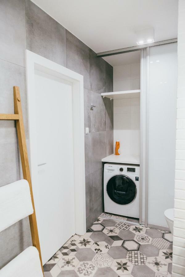 Apartamento Eight Lux View In Old Town And Free Parking Cracovia Exterior foto