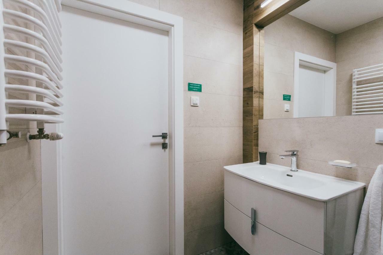 Apartamento Eight Lux View In Old Town And Free Parking Cracovia Exterior foto